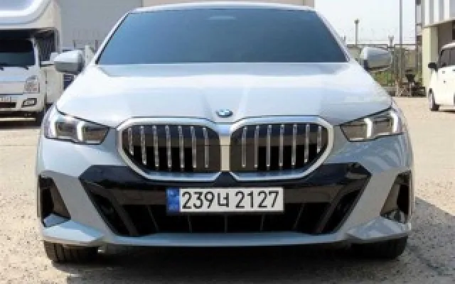 중고차시세정보 5시리즈 (G60) 530i xDrive 매물 사진 12 - 2024/10 9,663km